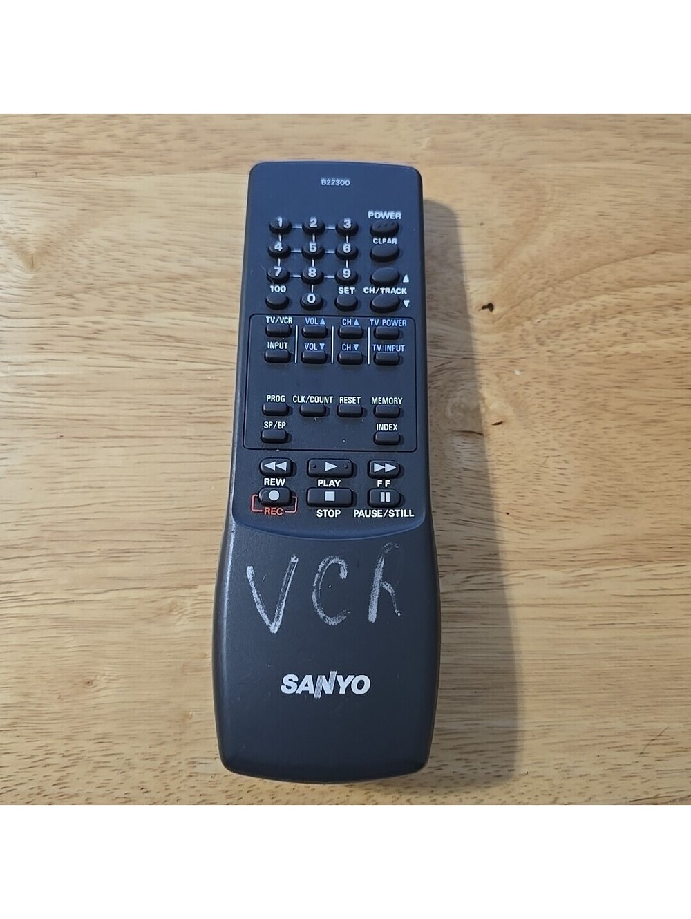 Original Sanyo B22300 TV/VCR Remote Control For VCR Model VWM265, VHRN118